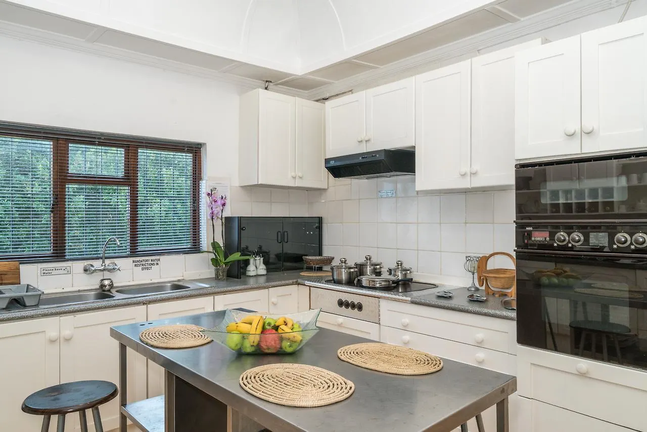 Villa Four Sea Point Κέιπ Τάουν Πανσιόν