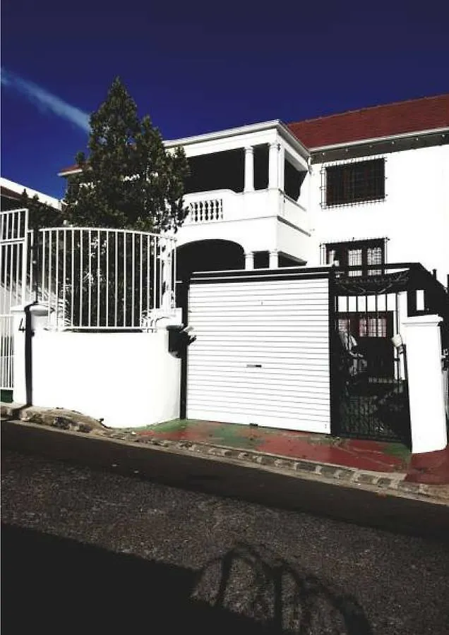 Villa Four Sea Point Κέιπ Τάουν 3*,